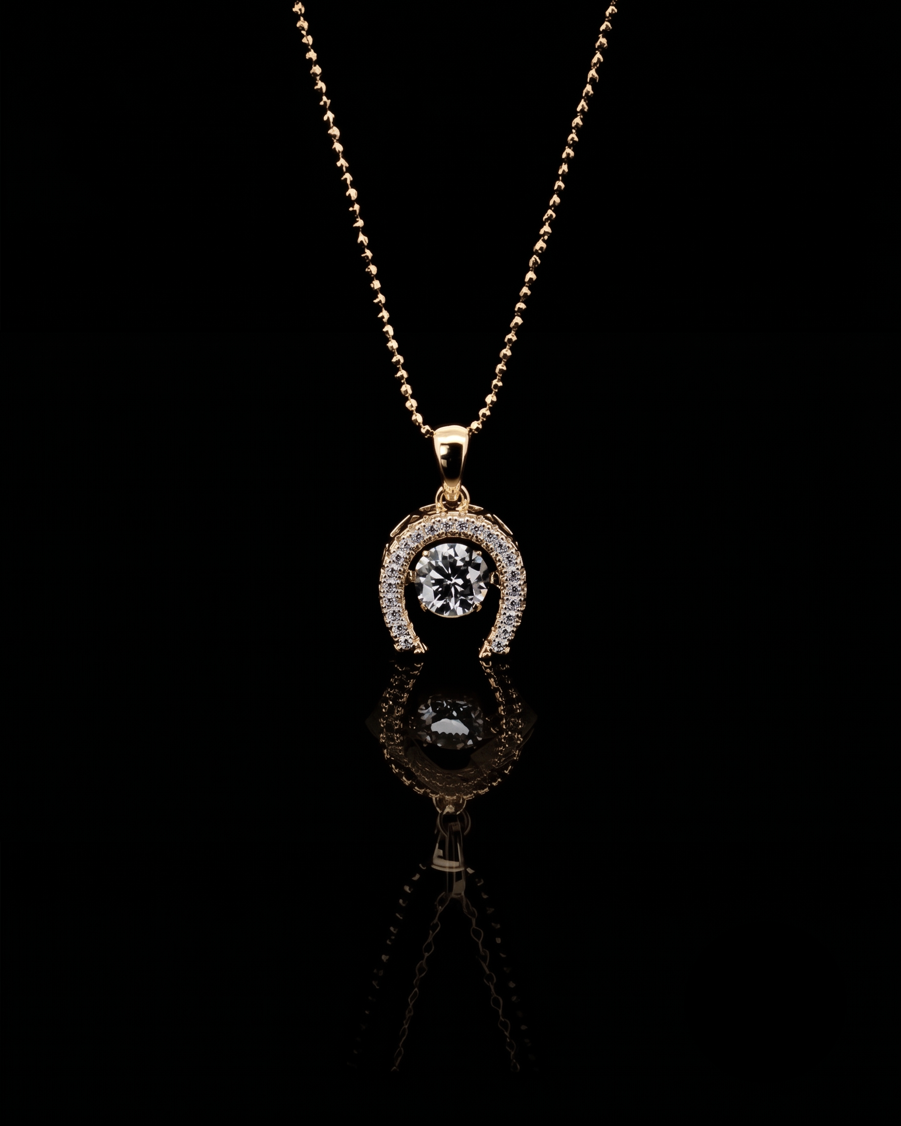 LVN072 LUCKY CHARM HORSESHOE DANCING STONE NECKLACE