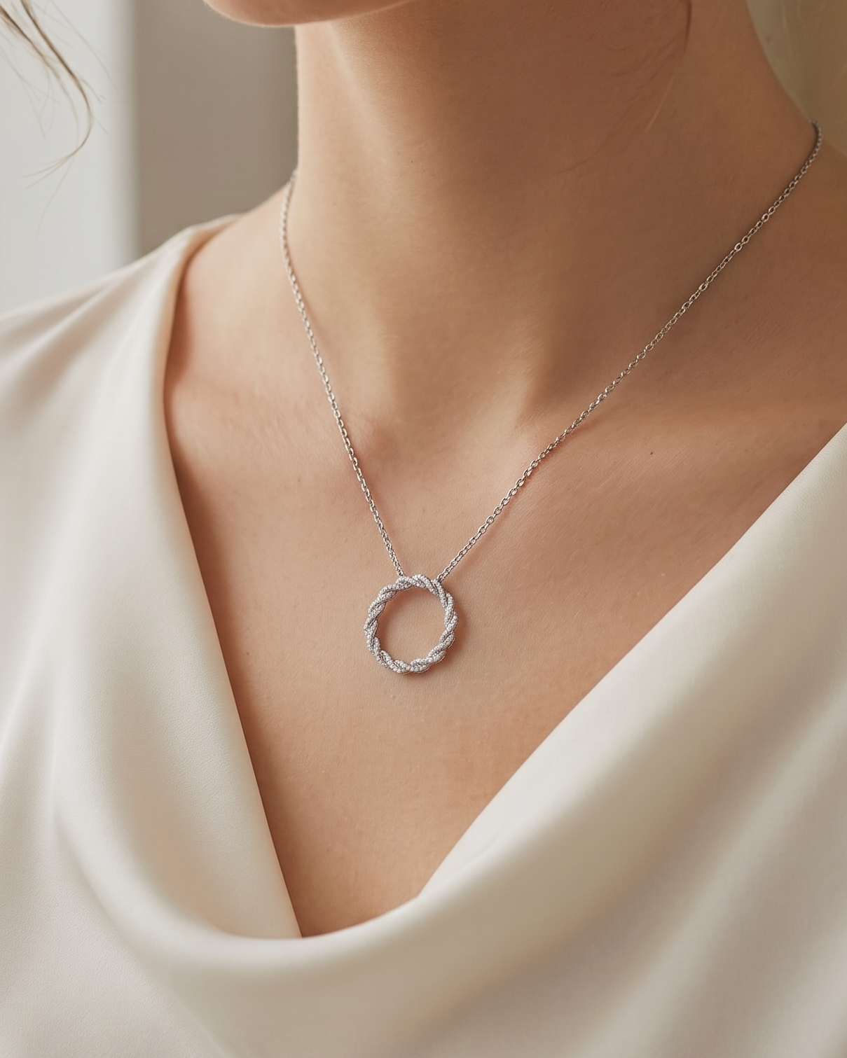 
                  
                    LVN074 ETERNAL TWIST CIRCLE NECKLACE
                  
                