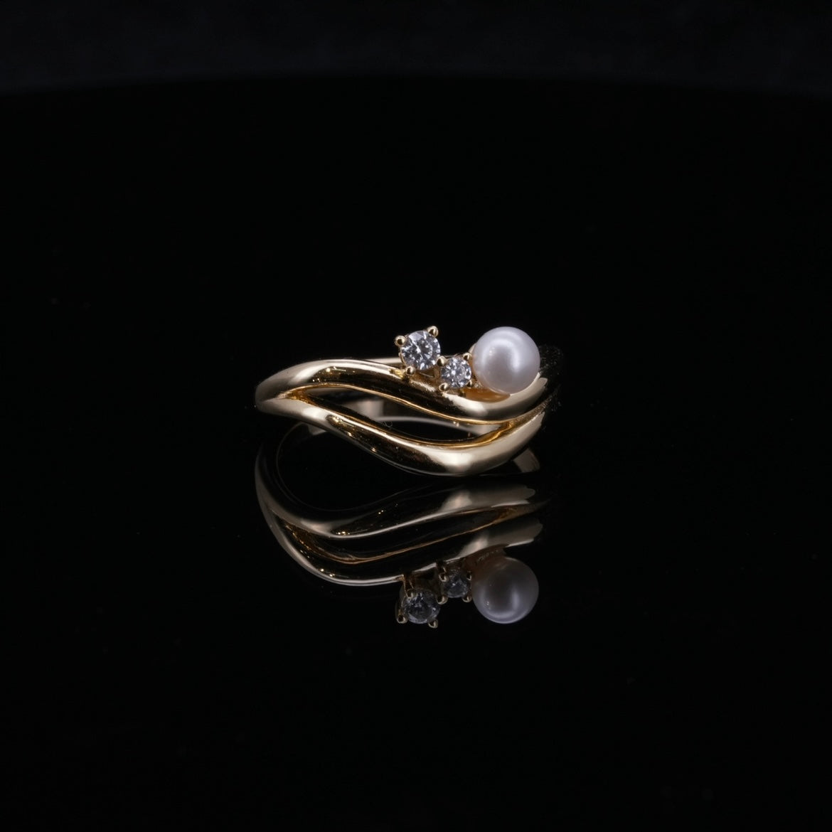 
                  
                    LVR043 SMILE PEARL COCKTAIL RING
                  
                