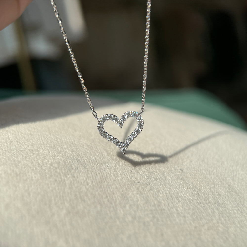 
                  
                    LVN031 Collier coeur pavé
                  
                