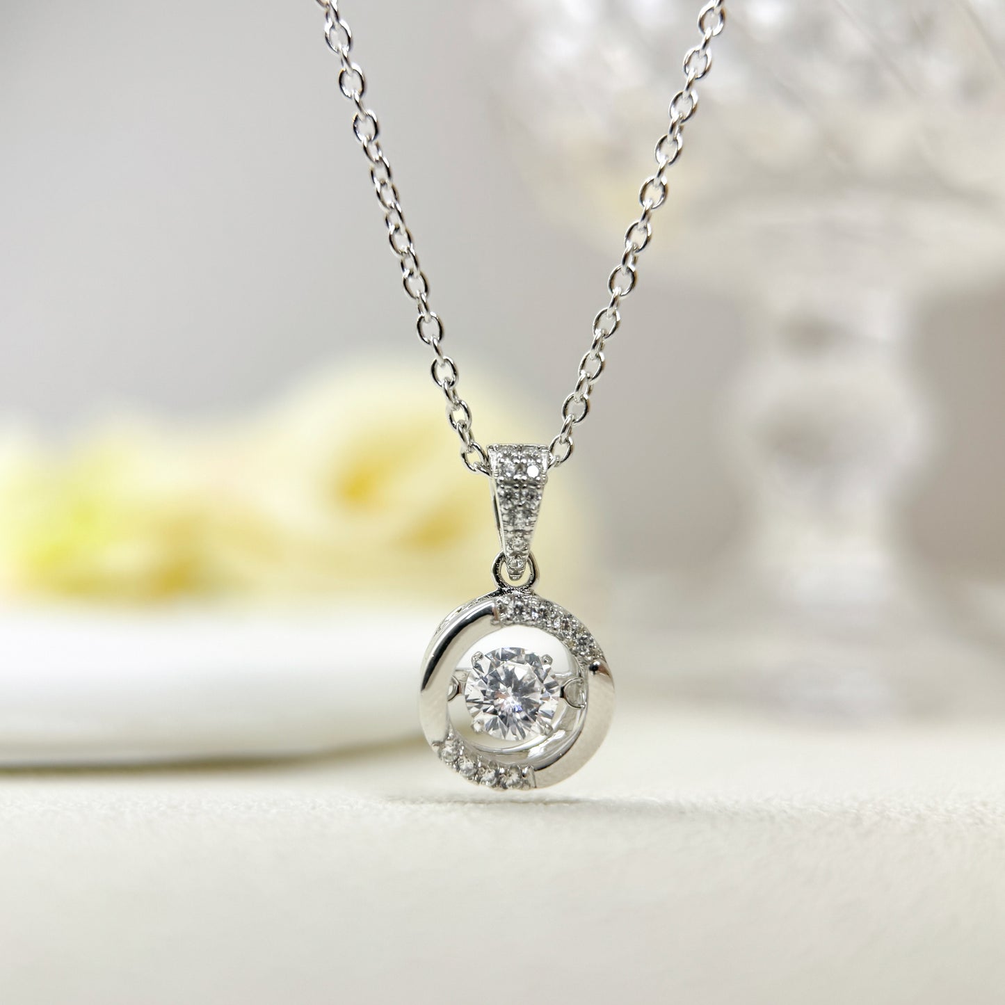 LVN027 Sparkling Round Necklace