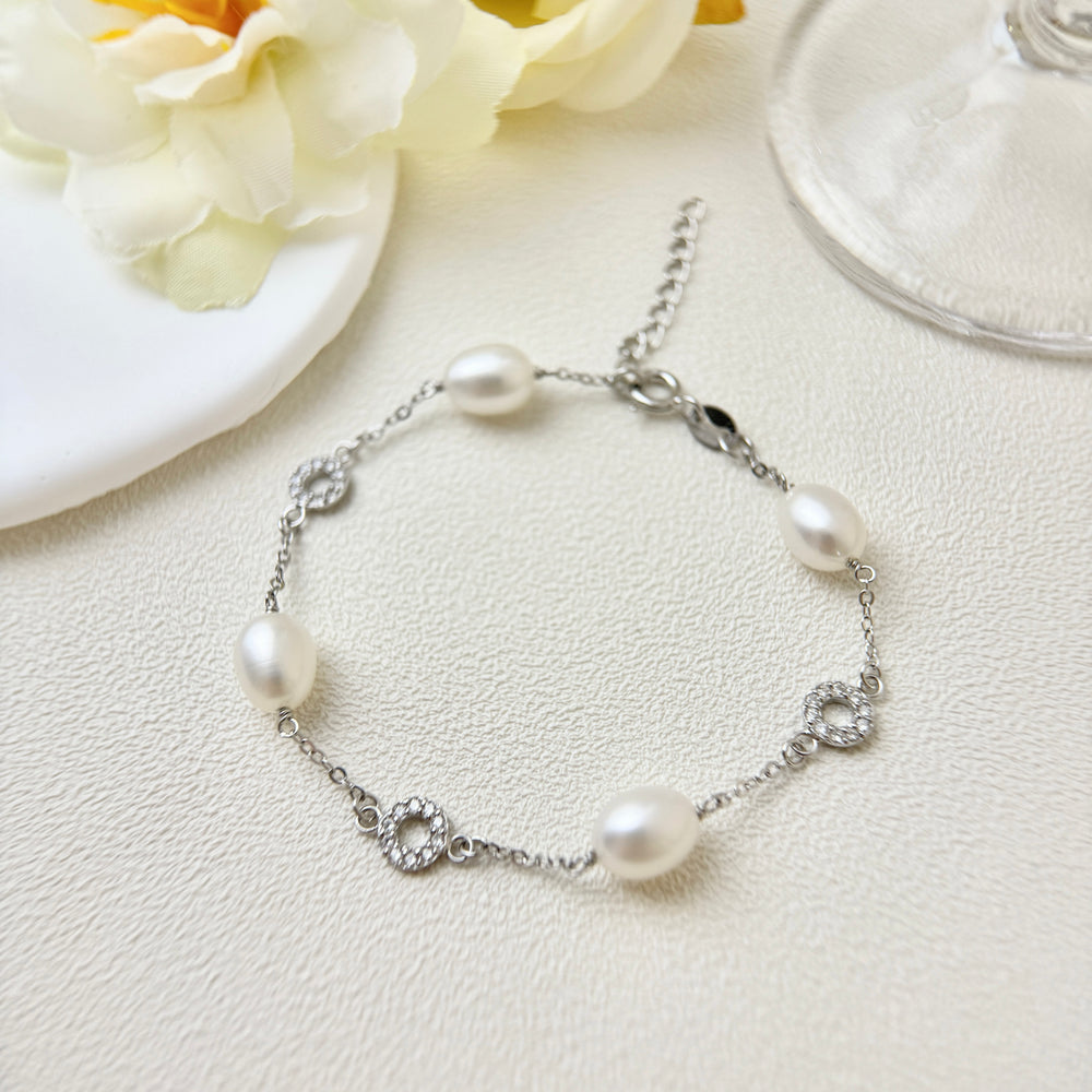 
                  
                    LVB008 ETERNITY PEARL BRACELET
                  
                