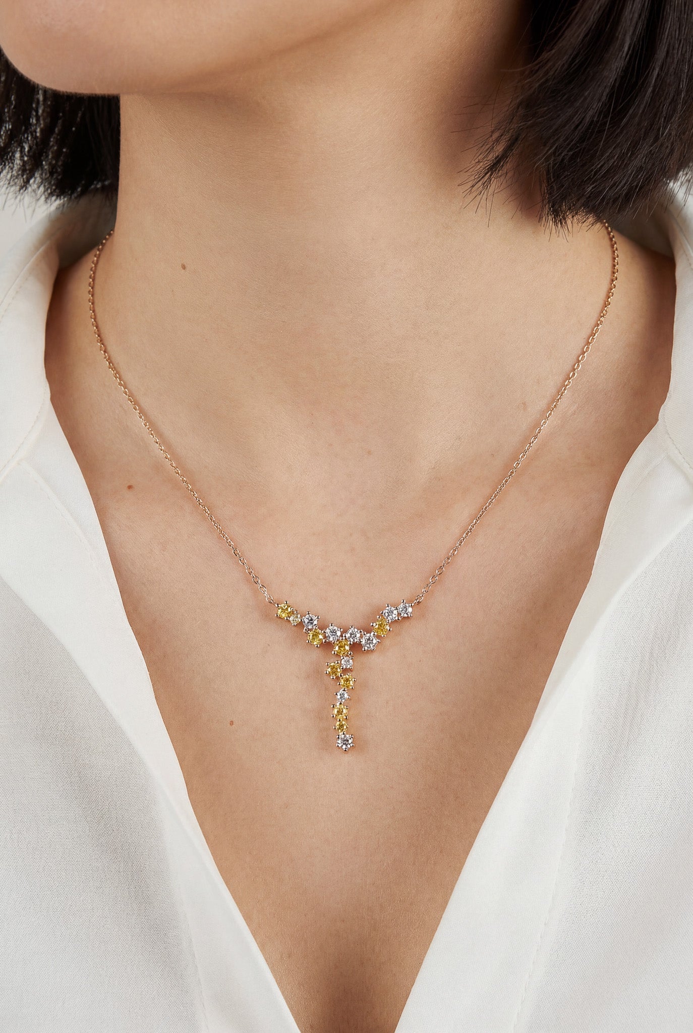 
                  
                    LVN057 SPARKLING T-DROP NECKLACE
                  
                