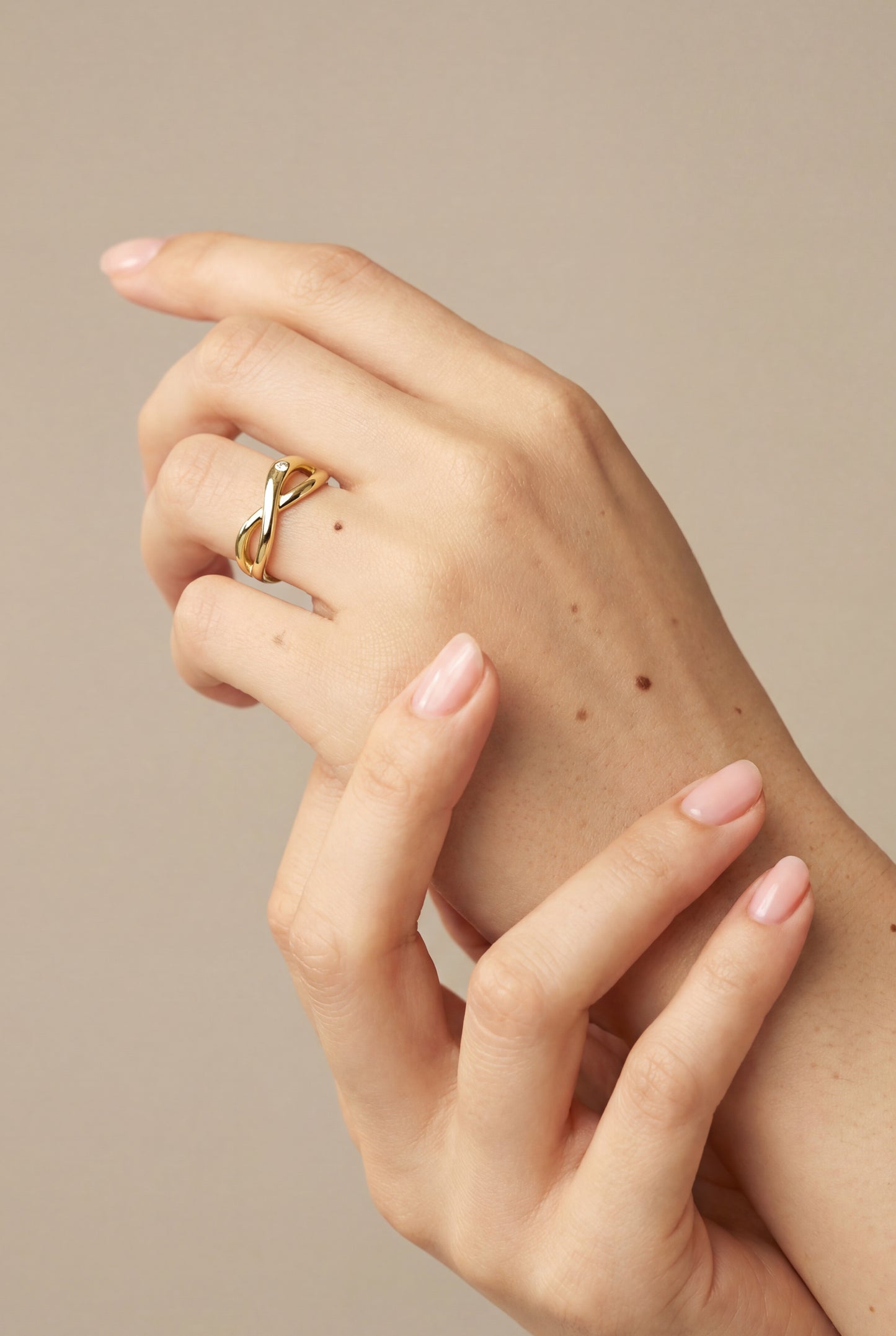 
                  
                    LVR042 INFINITY INTWINED RING
                  
                