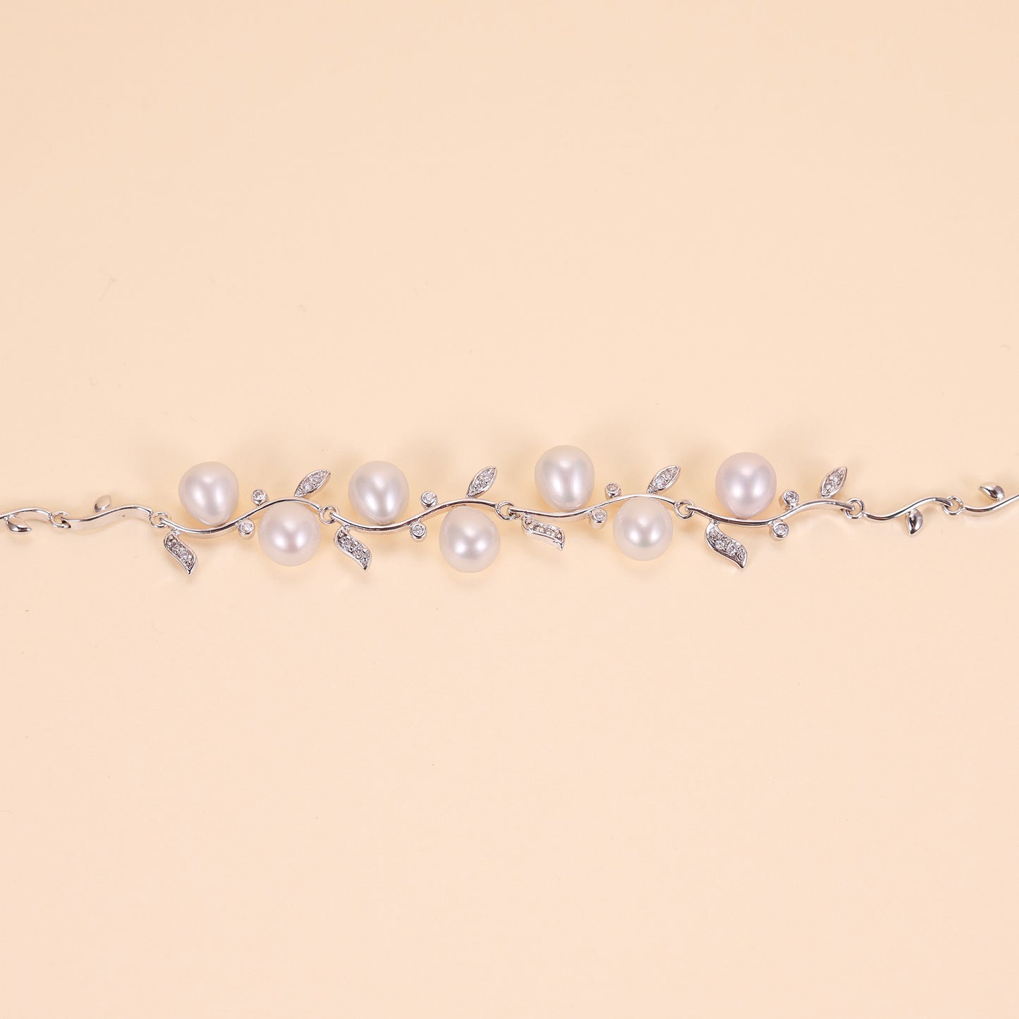 LVB013 Flower Vine Pearl Bracelet