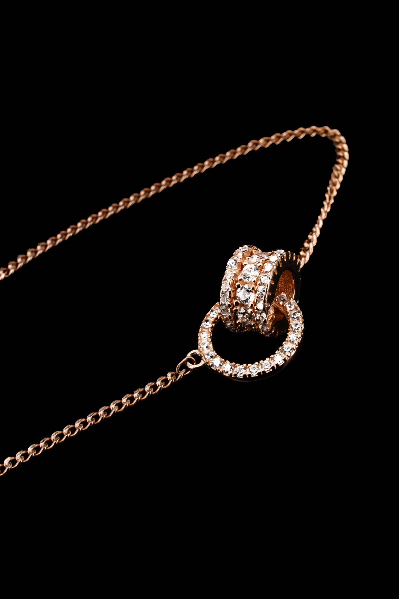 
                  
                    LVB026 INTERTWINED BRACELET
                  
                