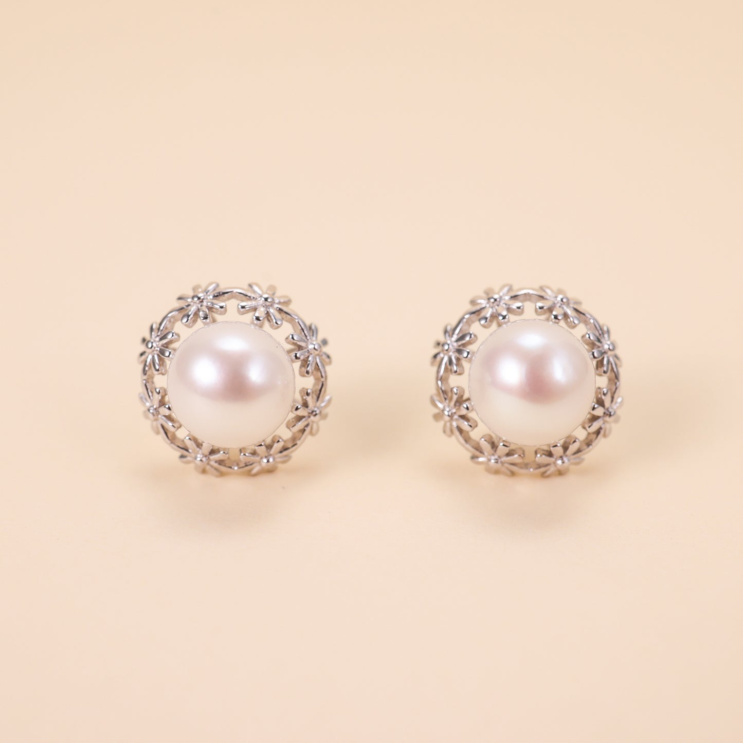 LVE001 Flower With Freshwater Cultured Pearl Earrings