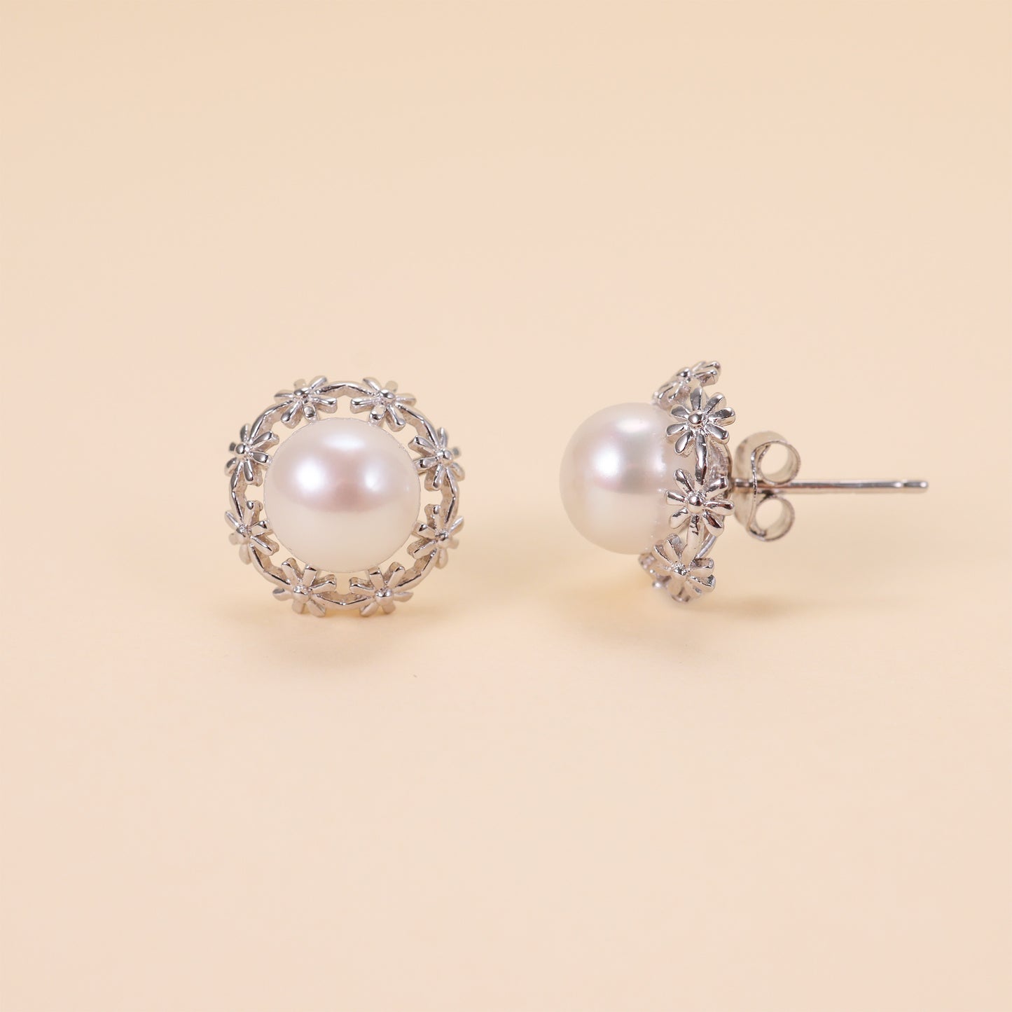 LVE001 Flower With Freshwater Cultured Pearl Earrings