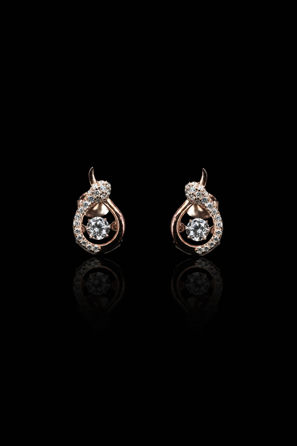 LVE028 SPARKLE CURVED DANCING STONE EARRINGS