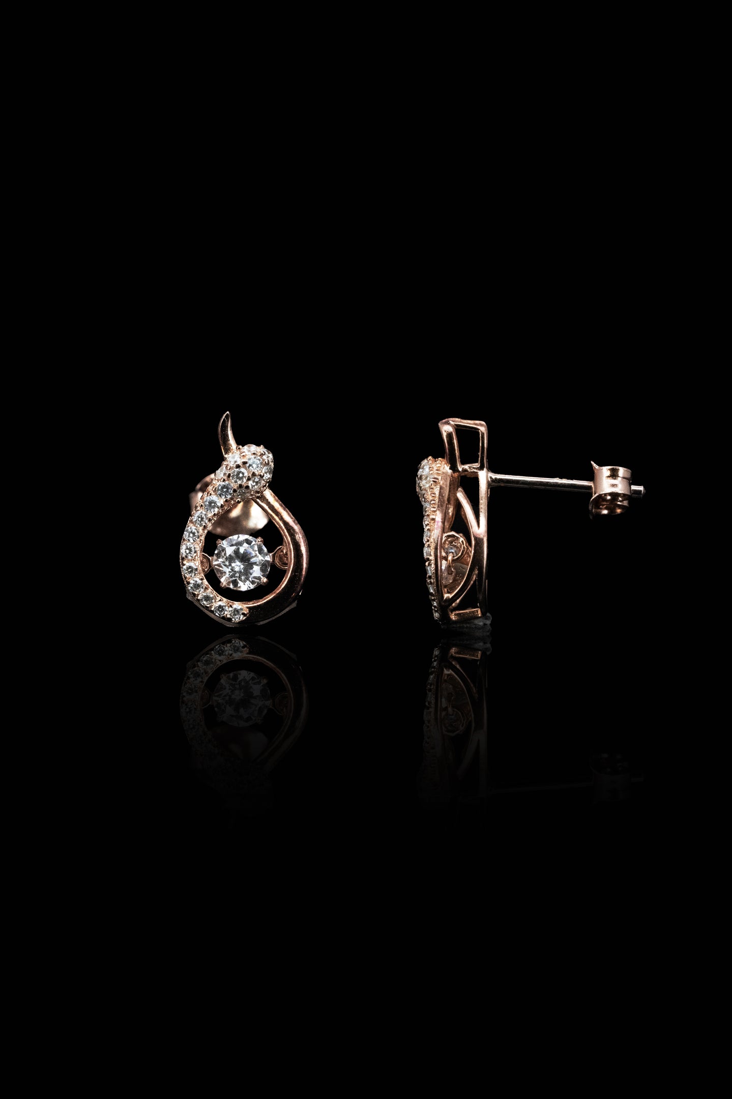 LVE028 SPARKLE CURVED DANCING STONE EARRINGS