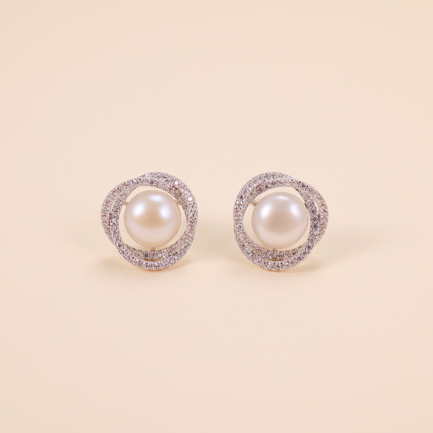 
                  
                    LVE032 TWISTED FRESHWATER CULTURED PEARL STUD EARRINGS
                  
                