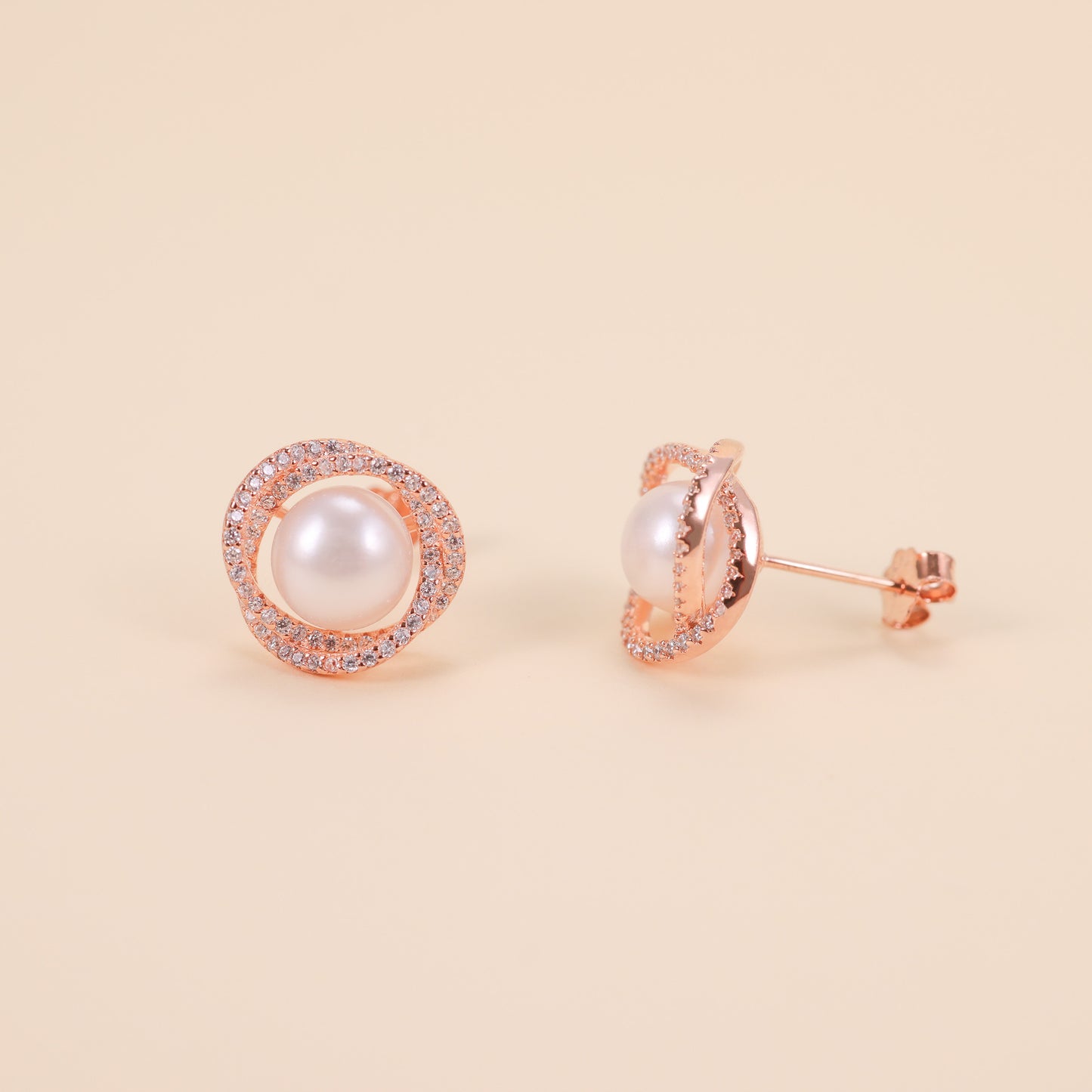 LVE032 Twist Pavé Pearl Stud Earrings