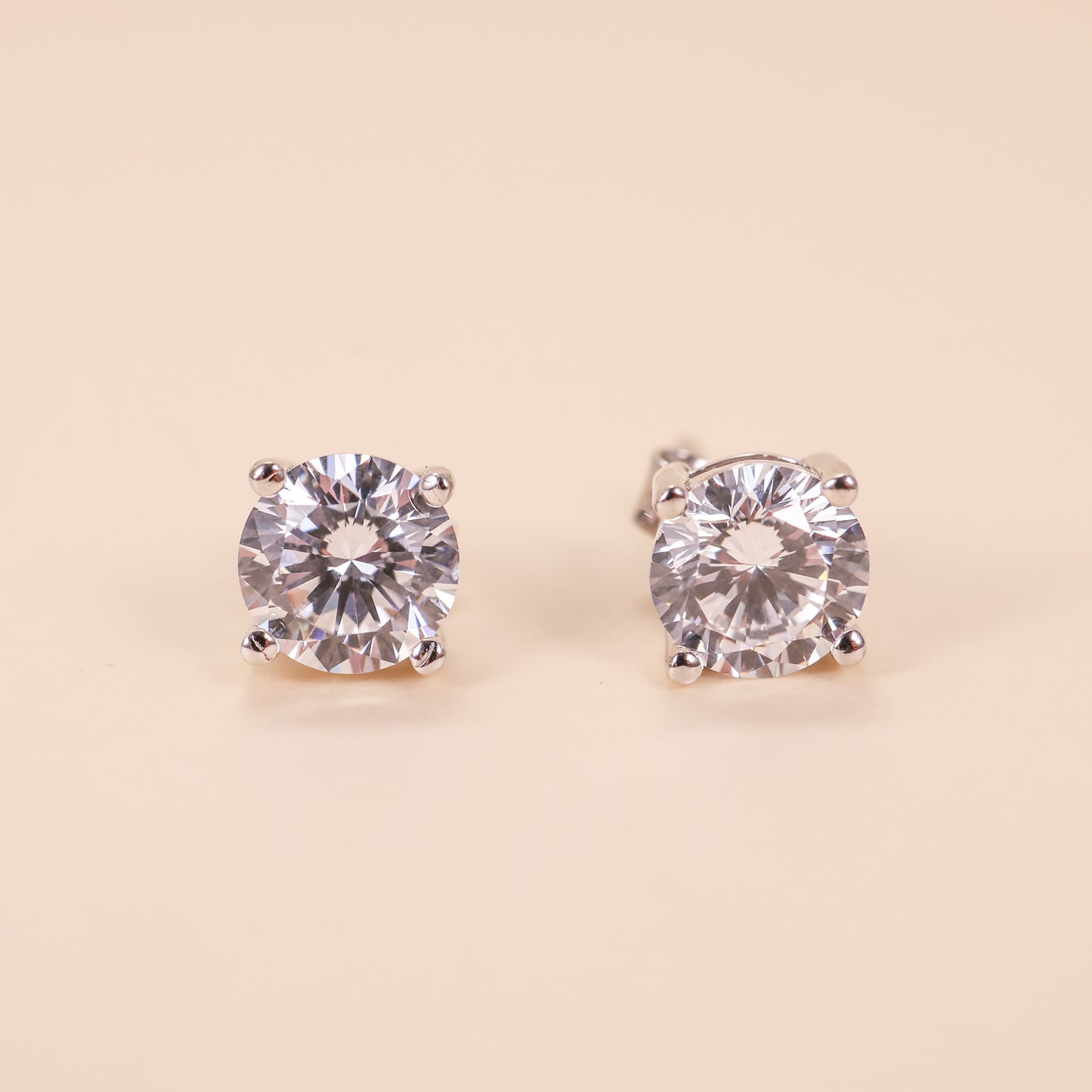 LVE034 Round Stud Earrings