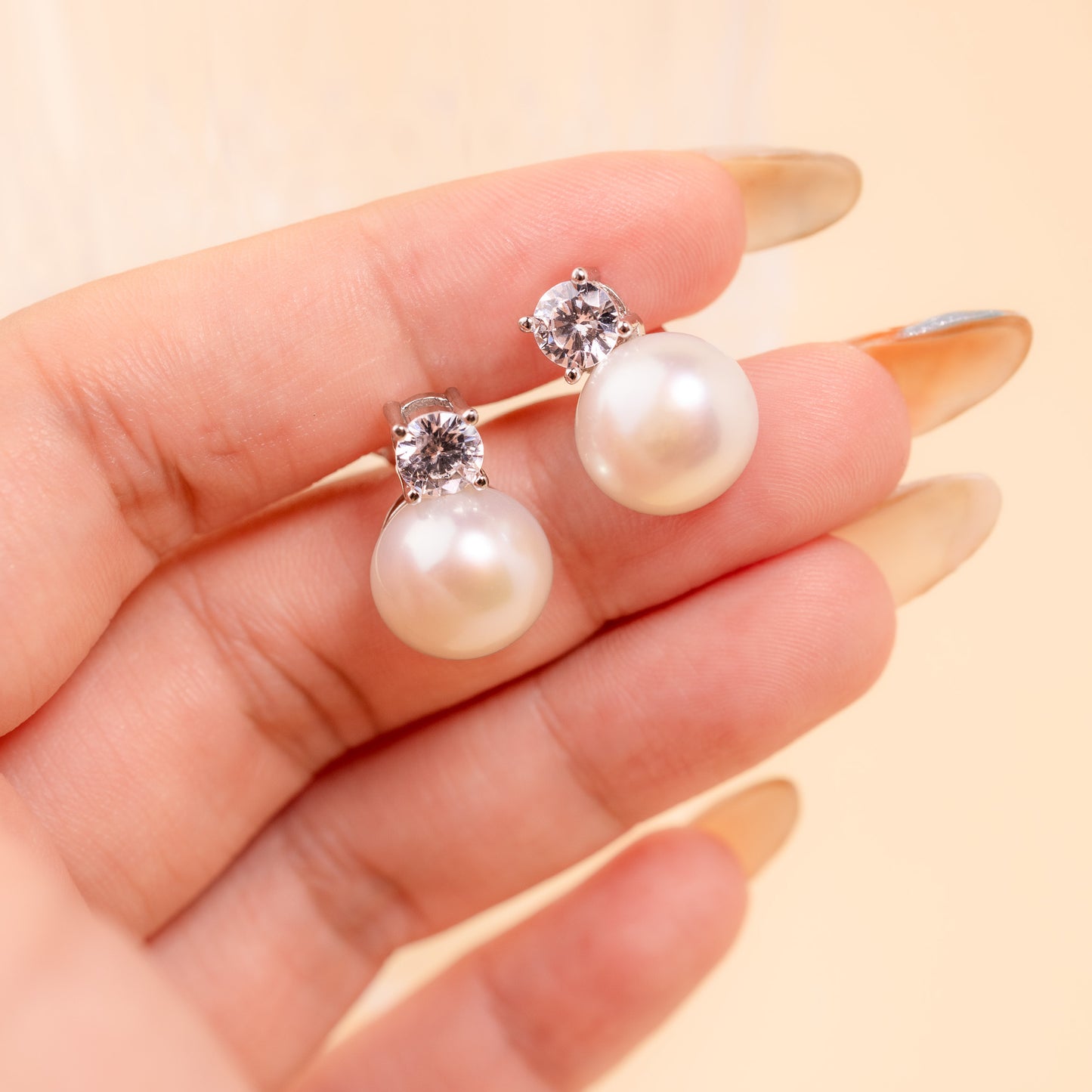 LVE041 Freshwater Cultured Pearl Stud Earring