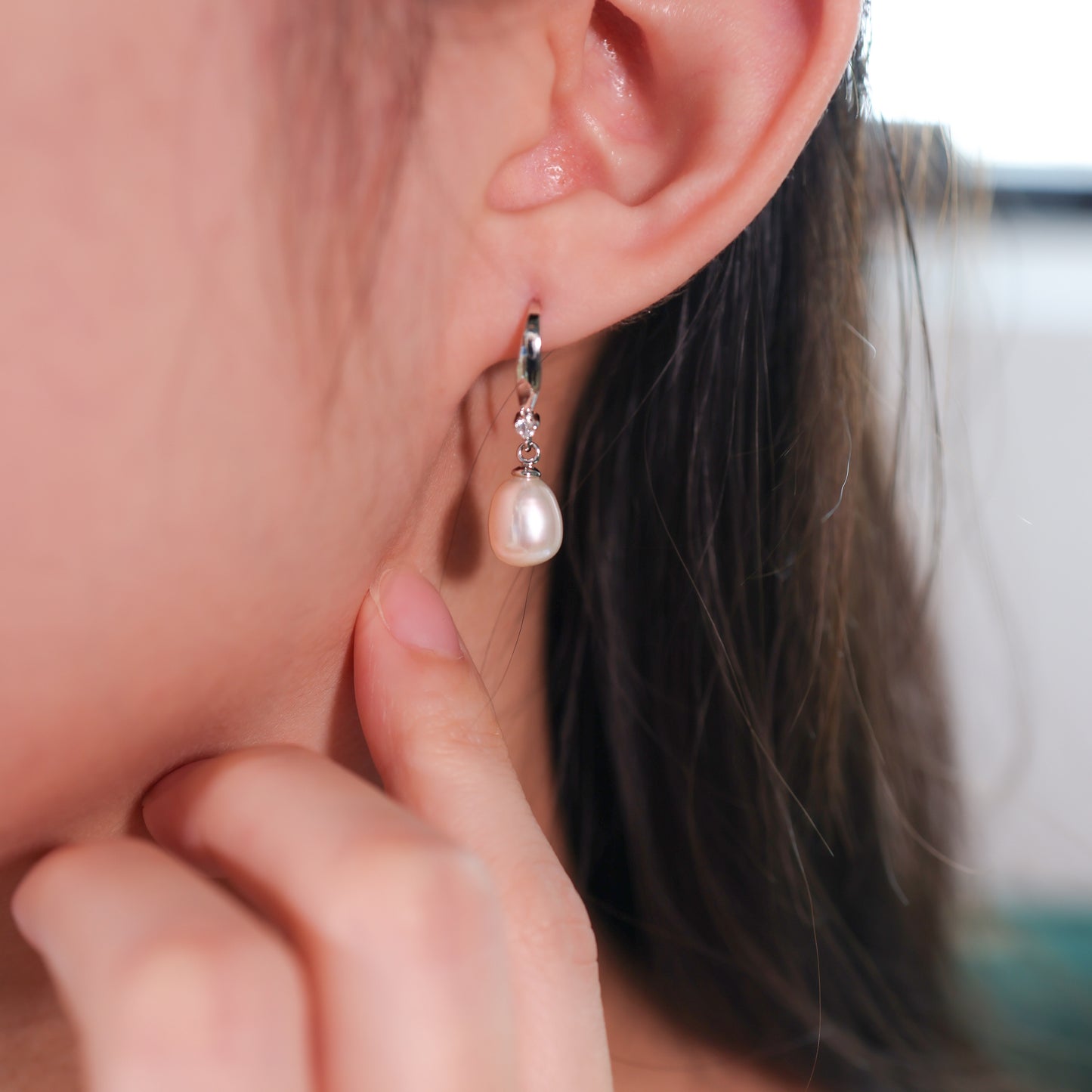 
                  
                    LVE045 FRESHWATER CULTURED PEARL EARRINGS
                  
                