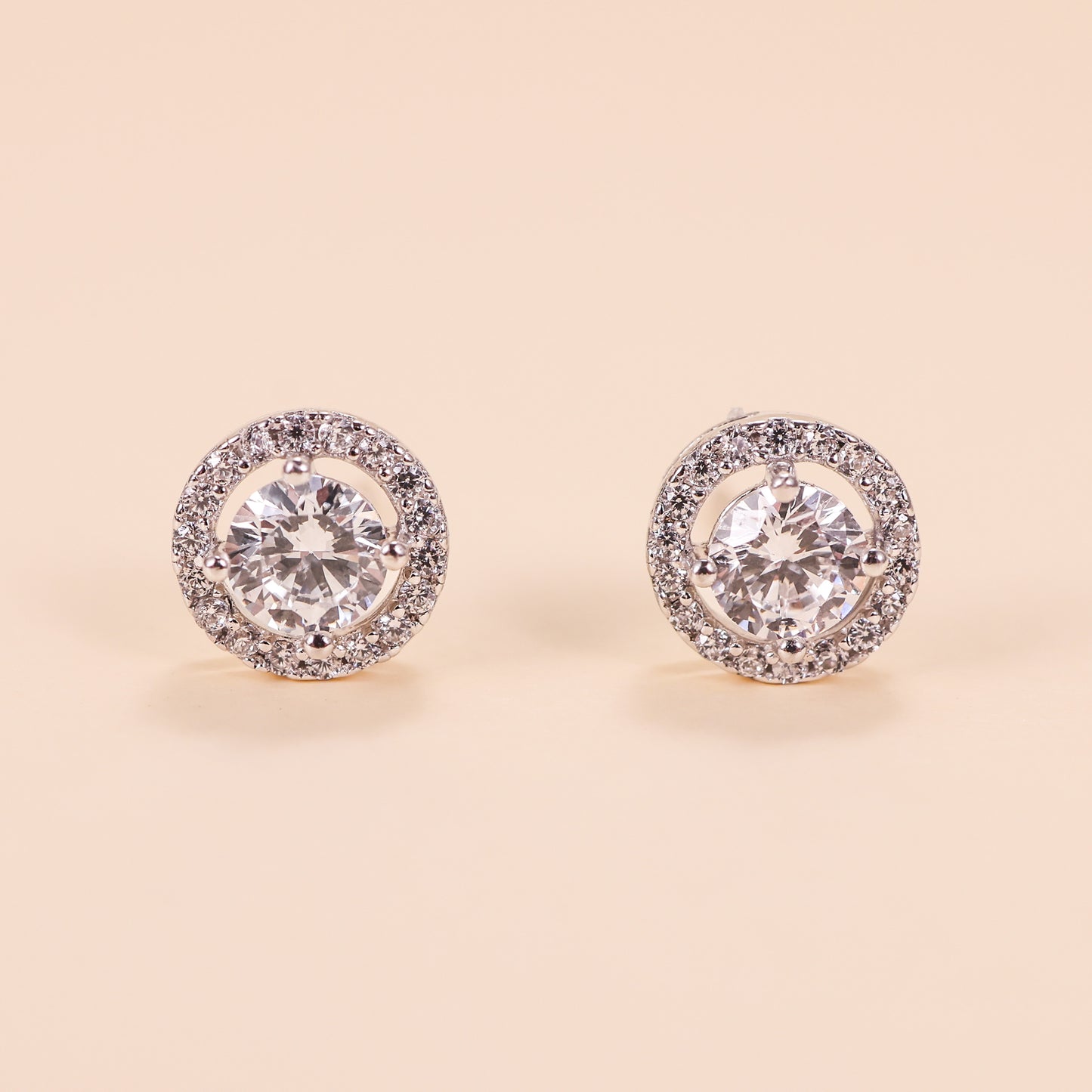 LVE051 Round Stud Earrings