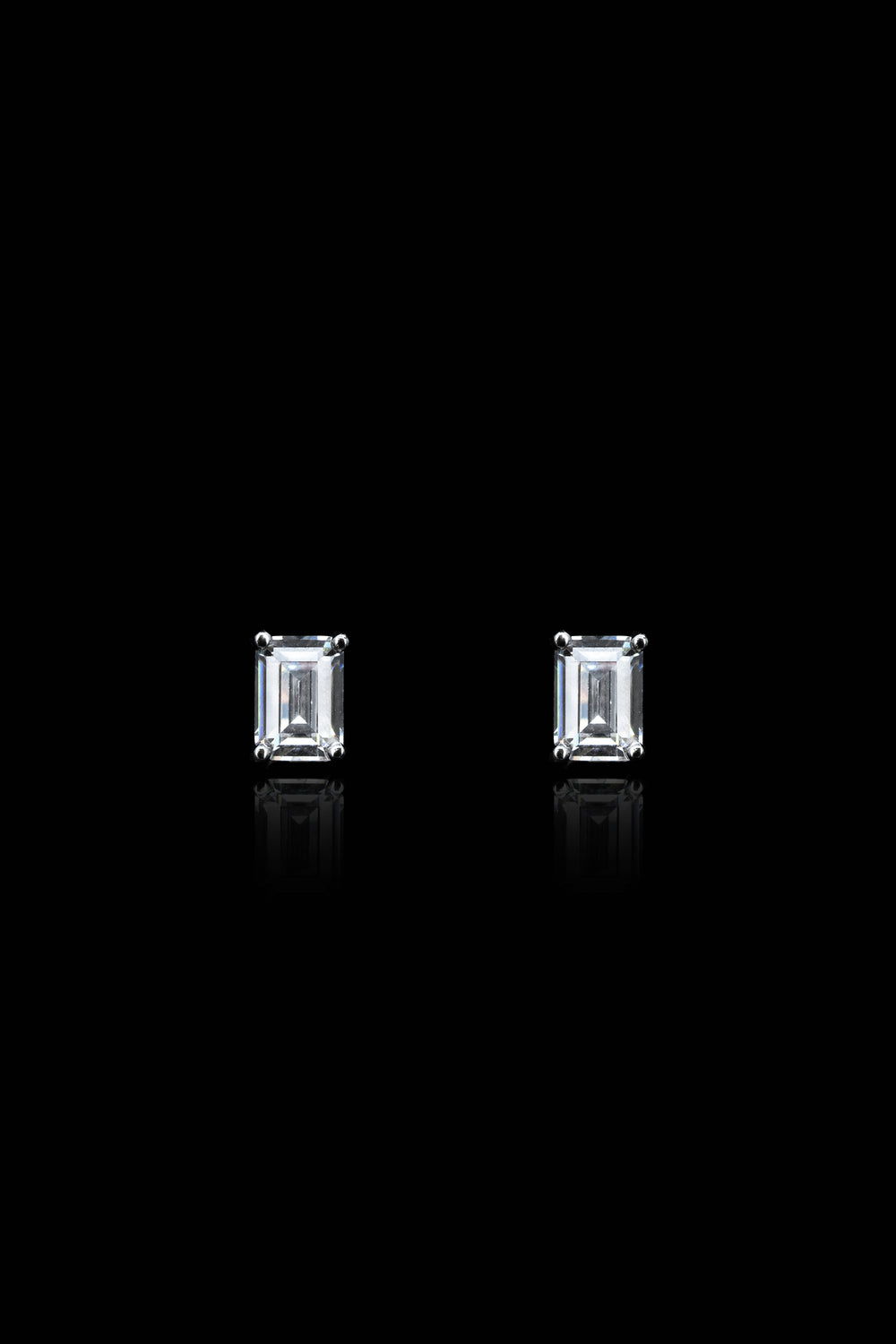 LVE073 EMERALD EARRINGS