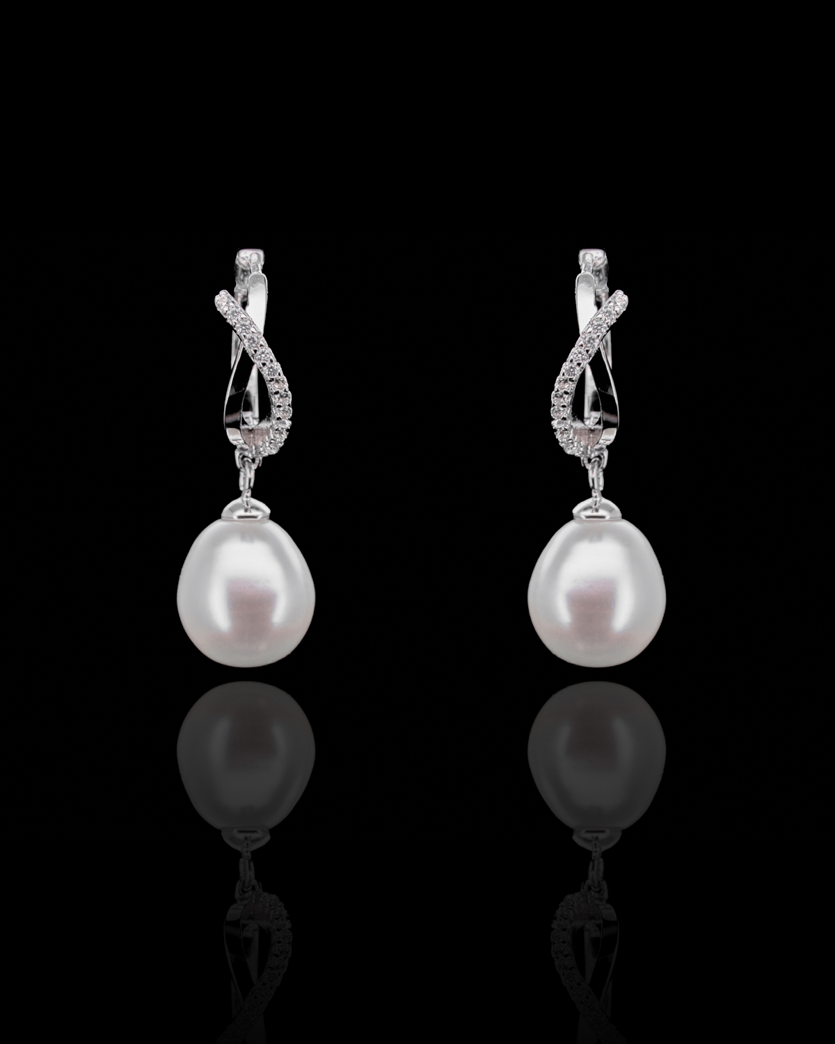 
                  
                    LVE086 SERENADE PEARL DROP EARRINGS
                  
                