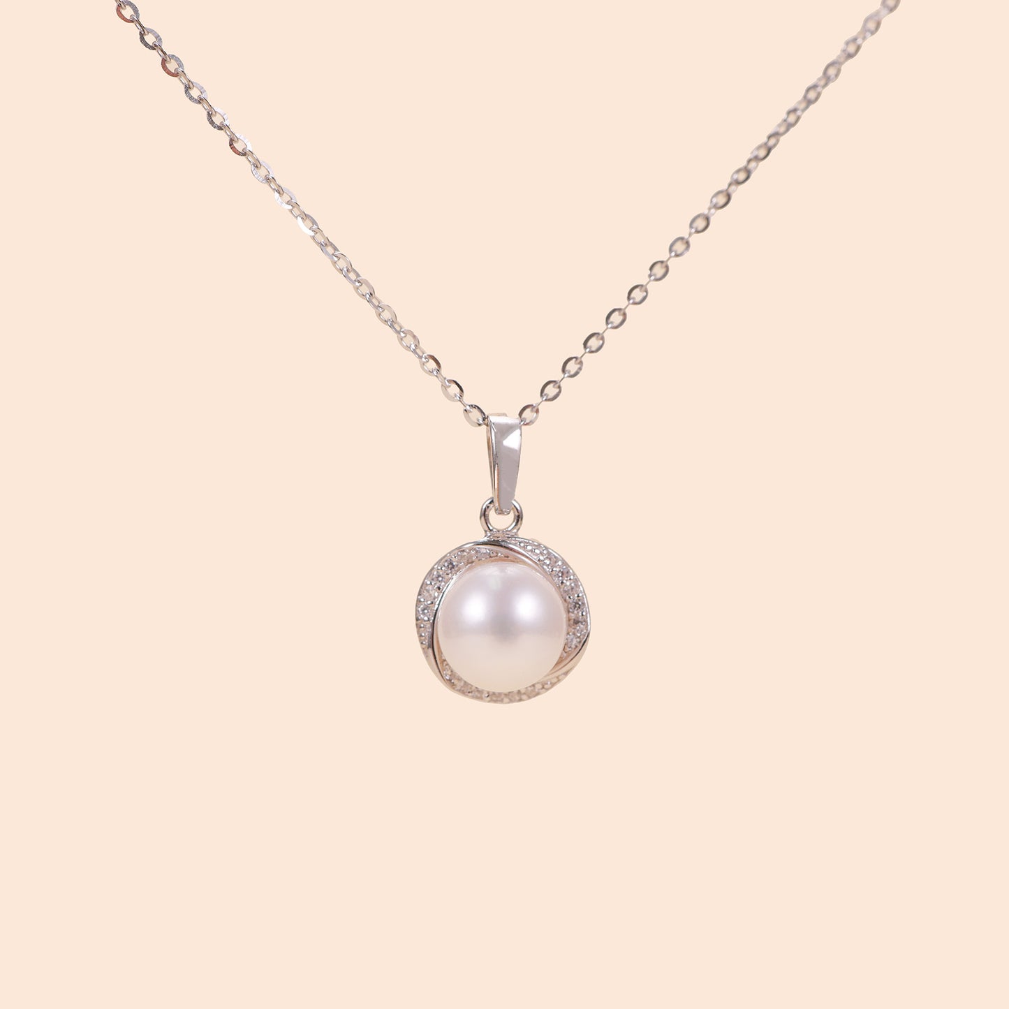 LVN002 Freshwater Cultured Pearl Necklace