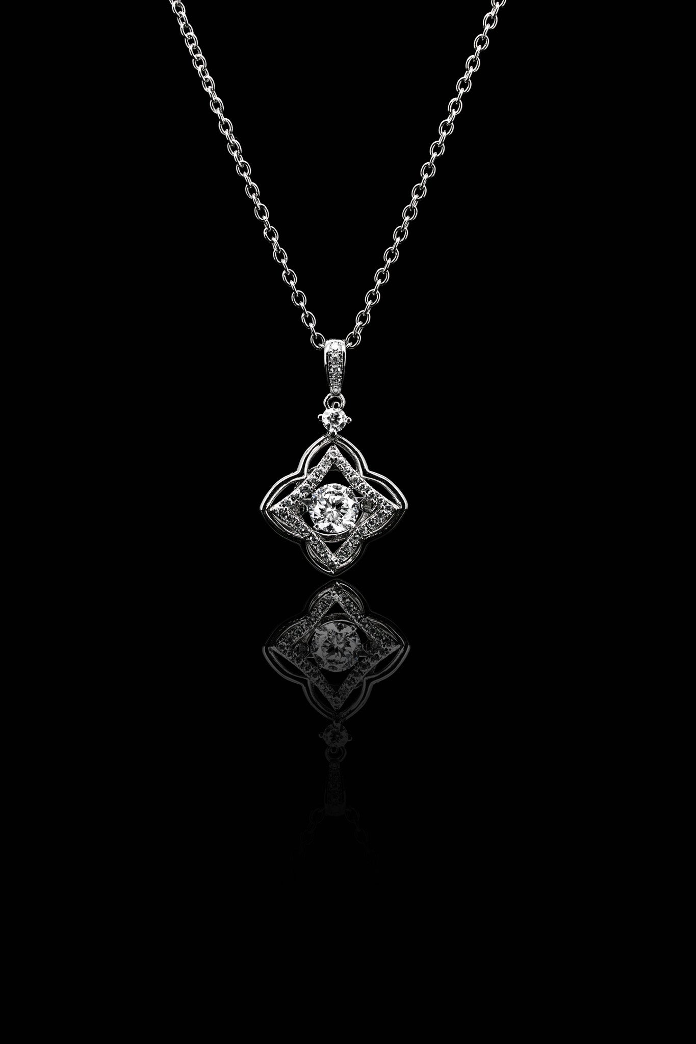 LVN025 FOUR LEAVES DANCING STONE NECKLACE