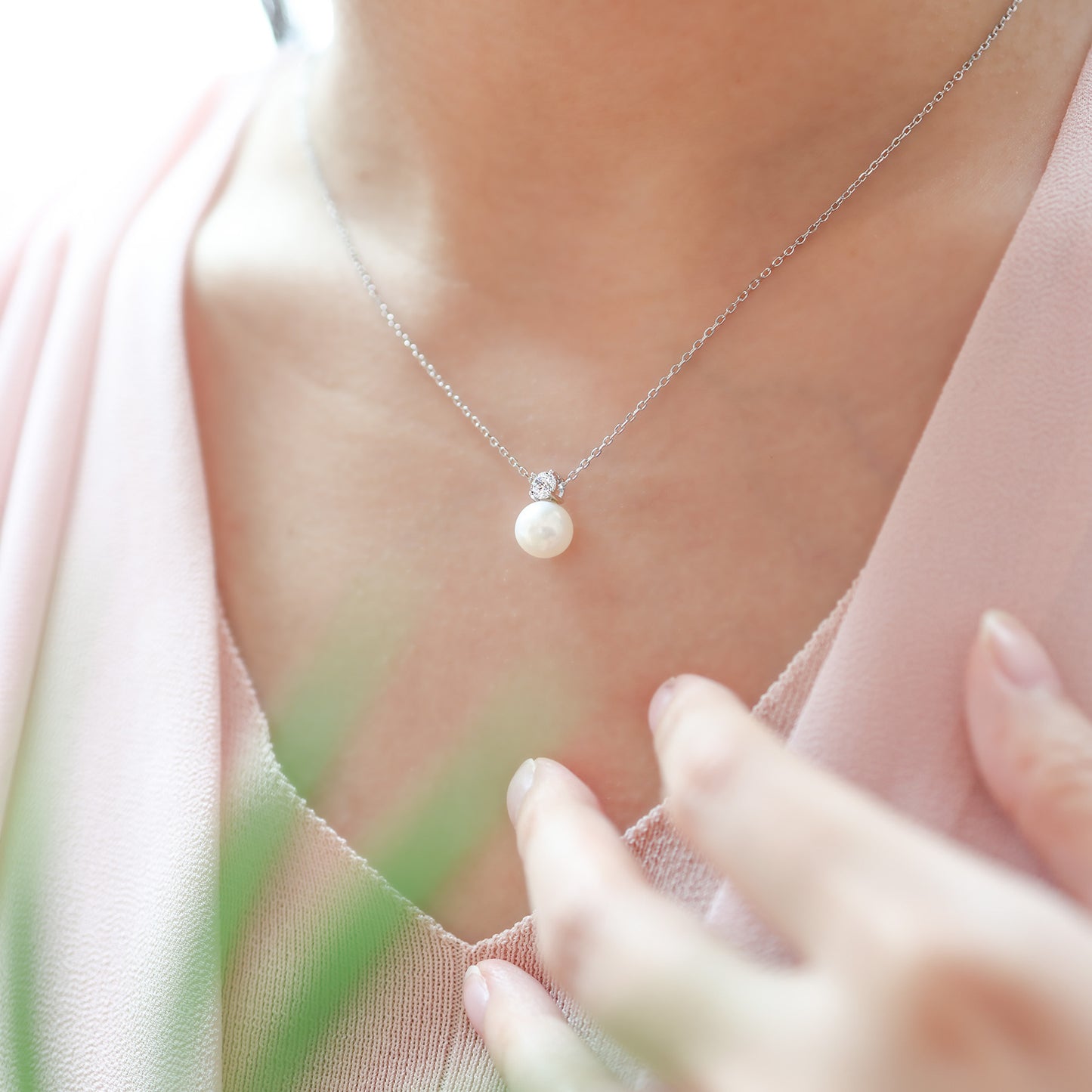 
                  
                    LVN042 COLLIER DE PERLES PETITE MAEVE
                  
                