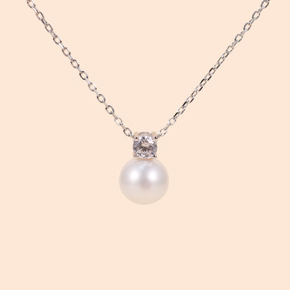 LVN042 Little Maeve Pearl Necklace