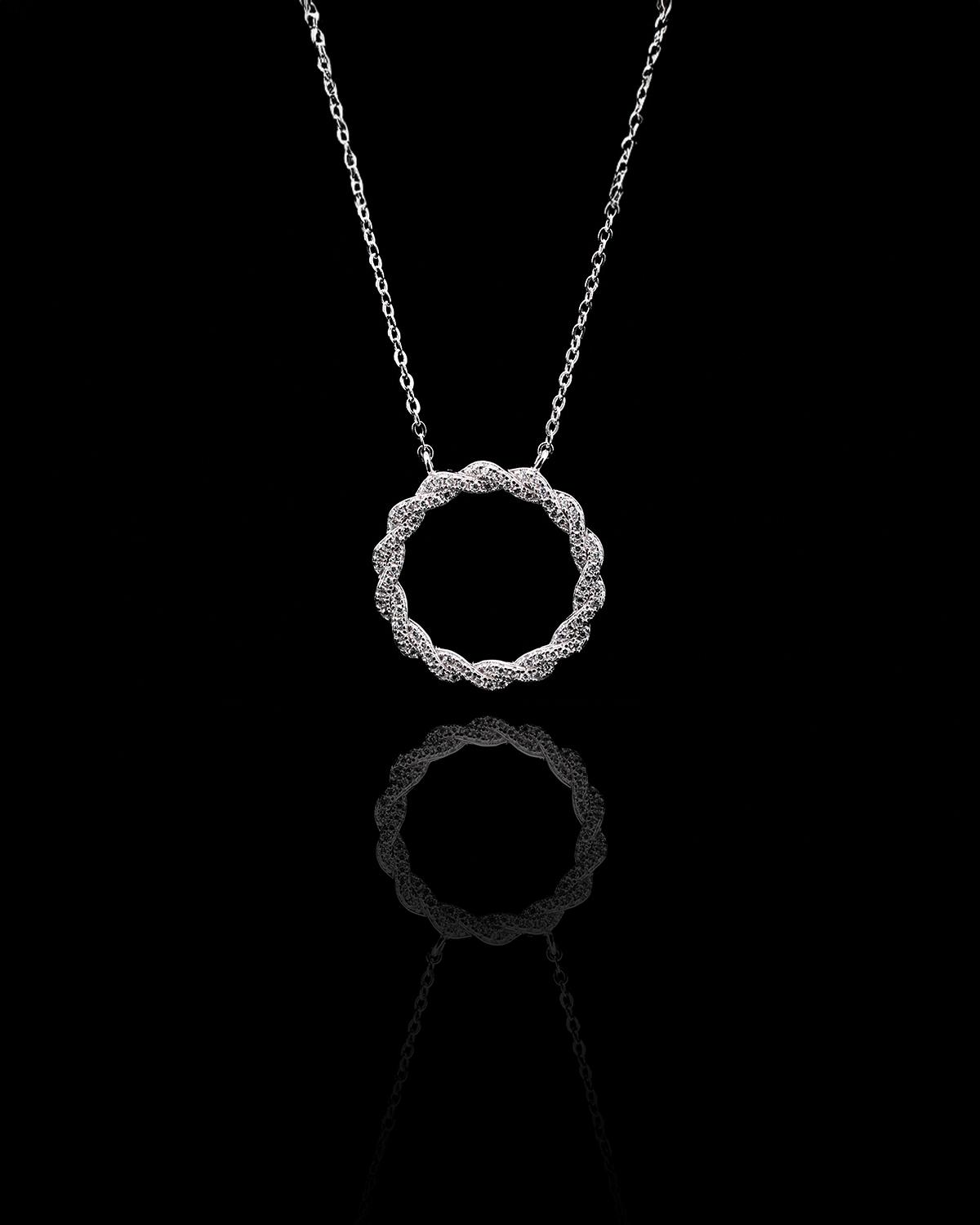 
                  
                    LVN074 ETERNAL TWIST CIRCLE NECKLACE
                  
                