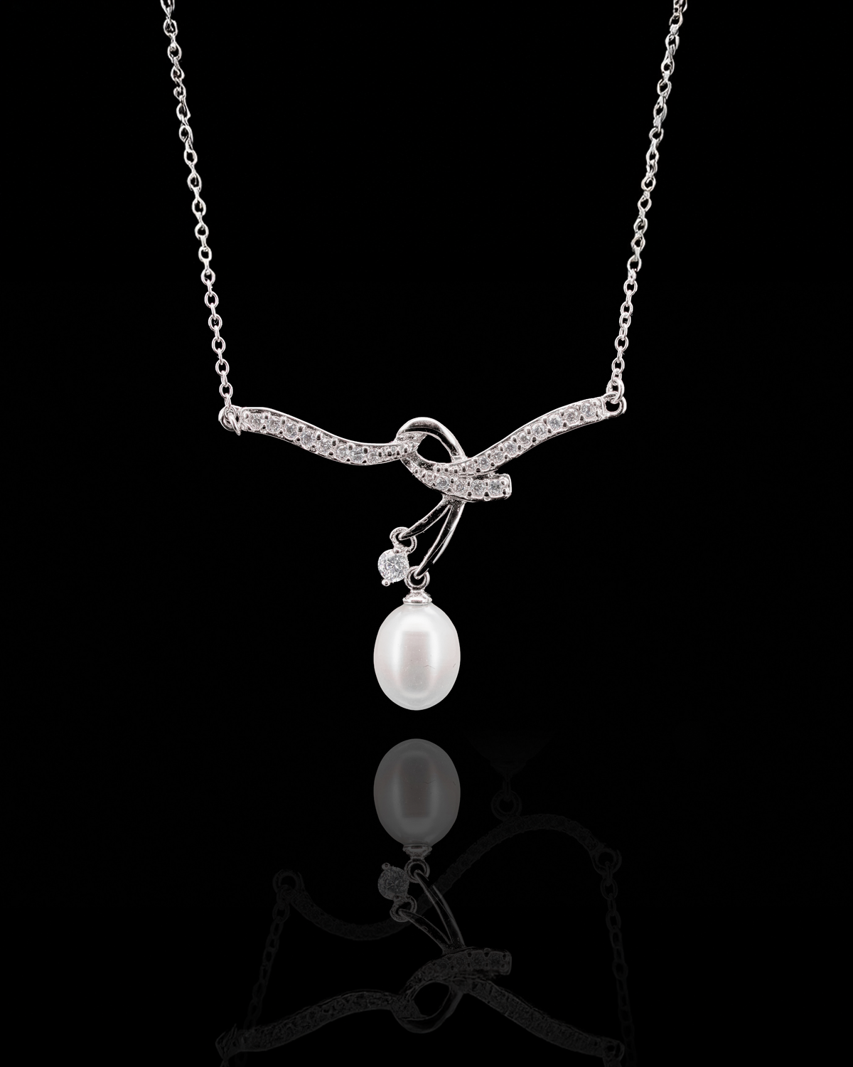 LVN078 ENTWINED RIBBON PEARL NECKLACE