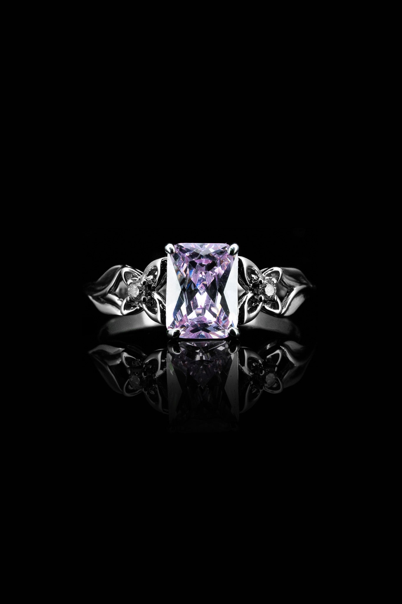 LVR011 SPARKLE VINE LEAF RING