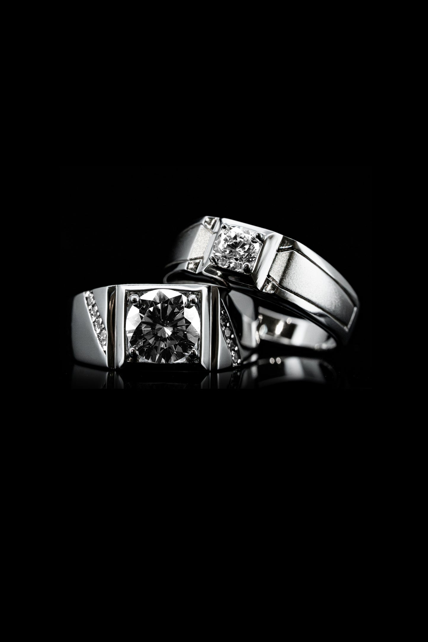
                  
                    LVR017 AURORA EDGE COUPLE RING II
                  
                