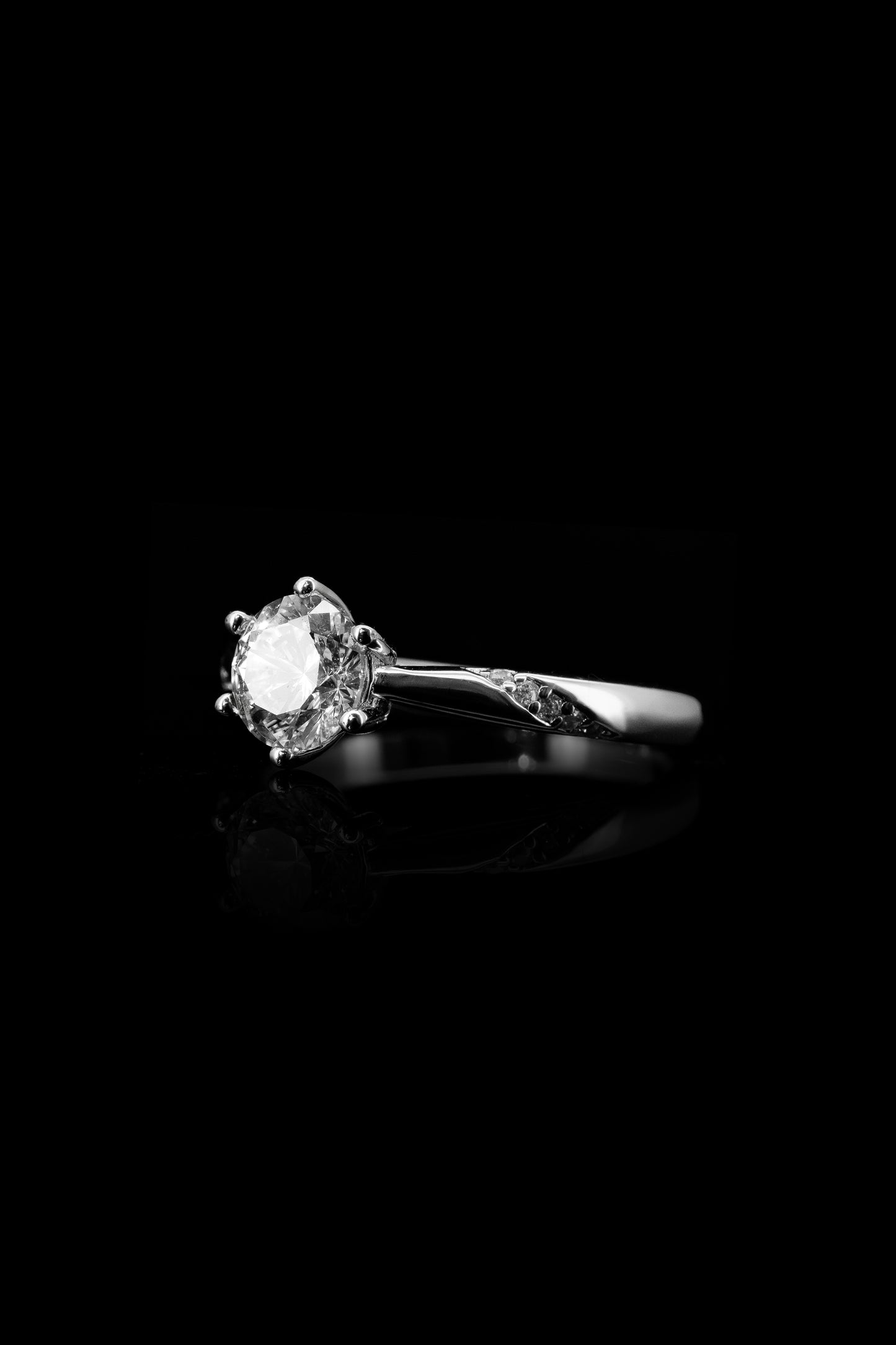 
                  
                    LVR024 SPARKLE SOLITAIRE RING
                  
                