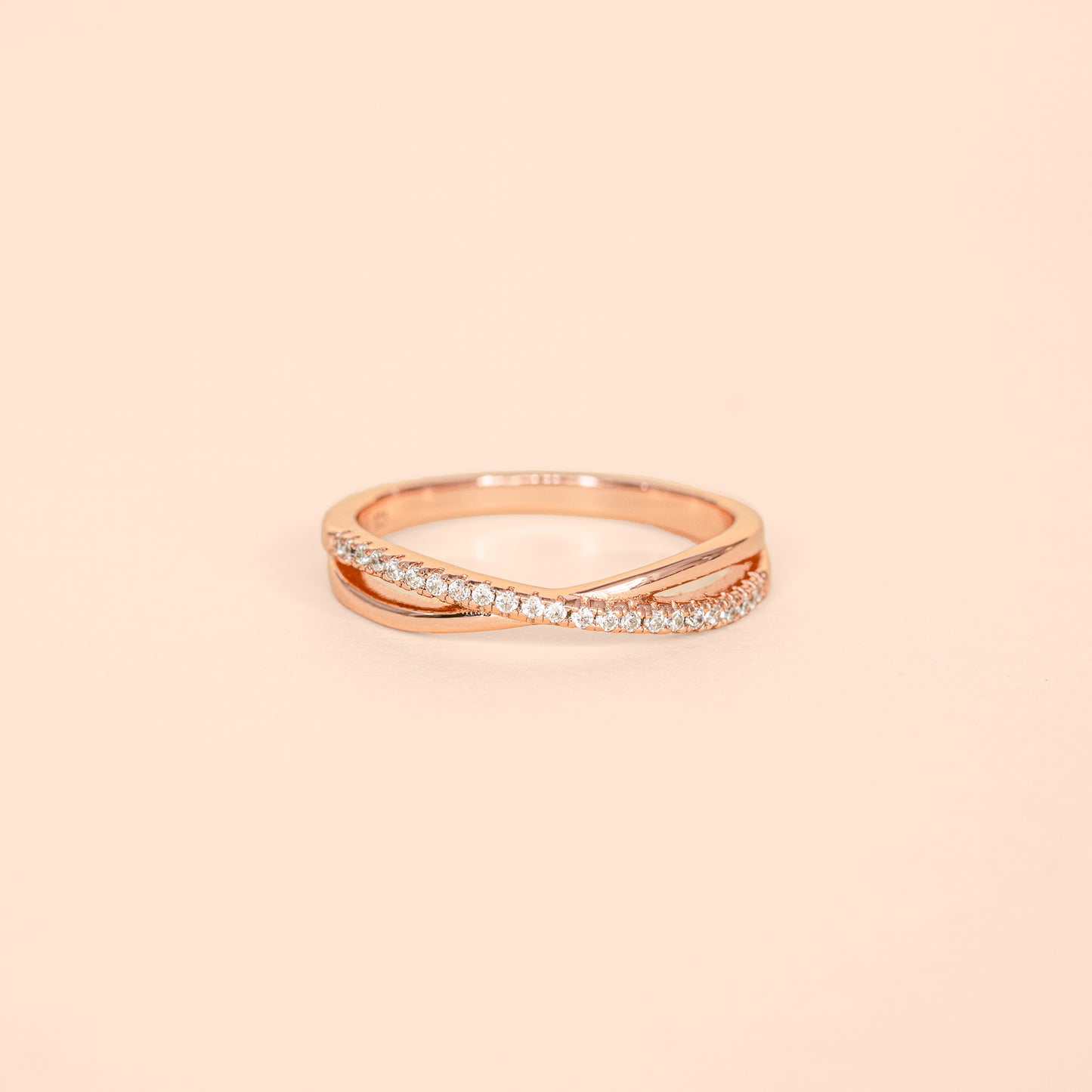 LVR029 Essentials Crossover Ring