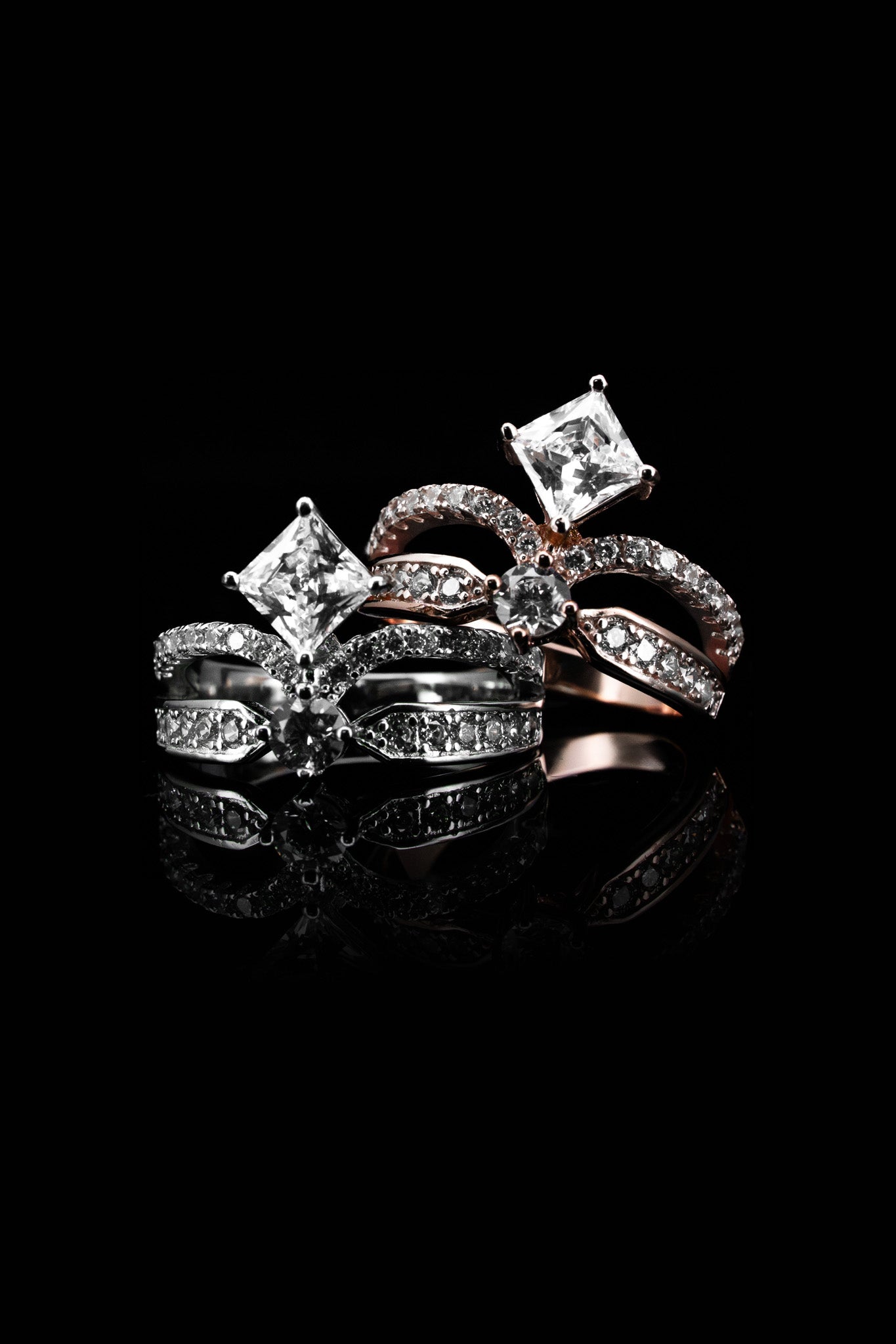 
                  
                    LVR055 SPARKLE CROWN RING
                  
                