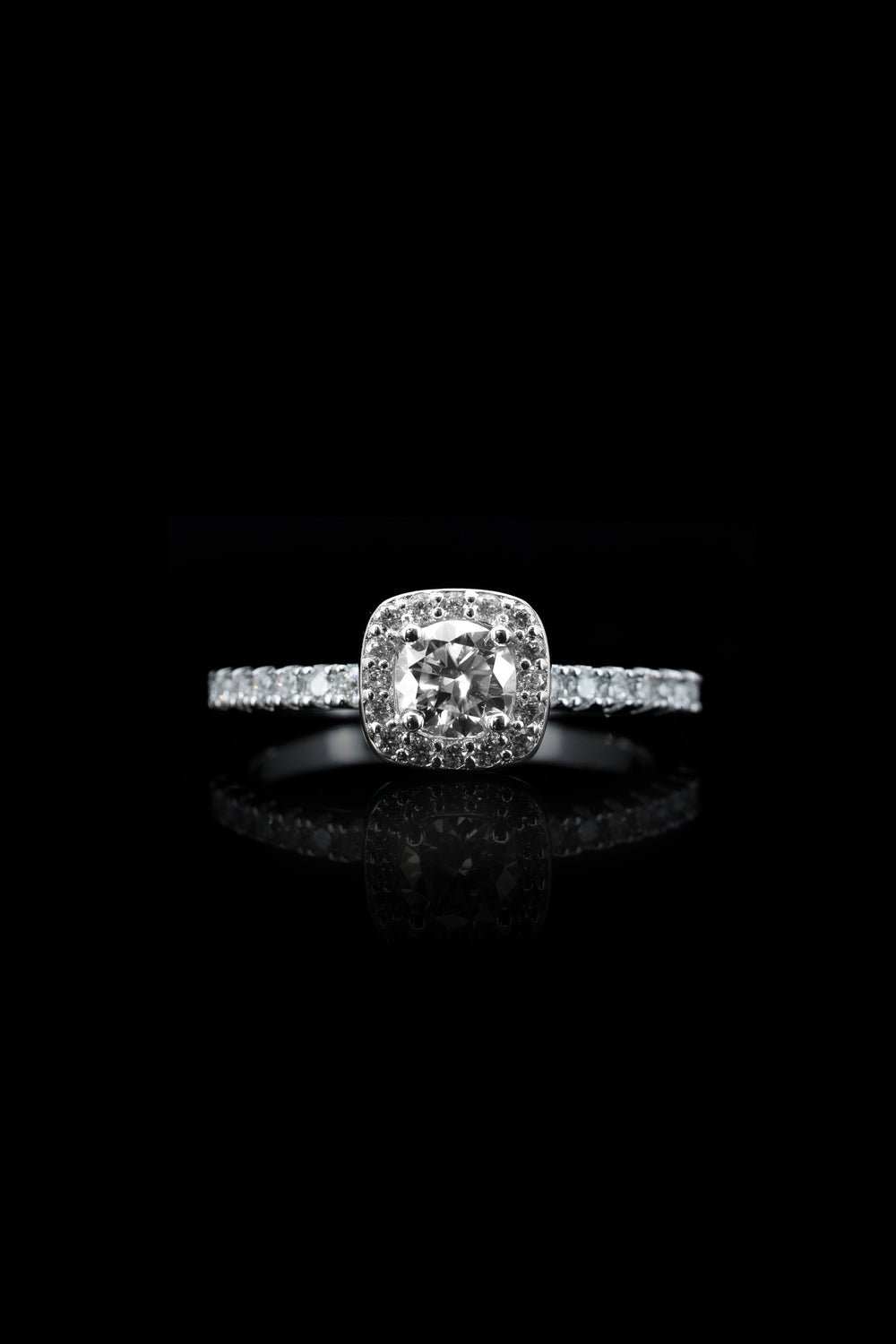 LVR067 SQUARE PAVÉ RING