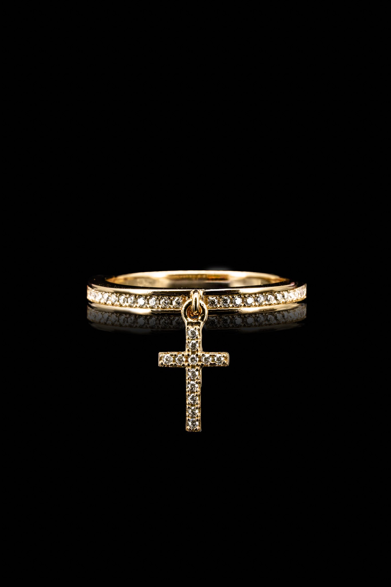 
                  
                    LVR095 CROSS PENDANT PAVÉ RING
                  
                