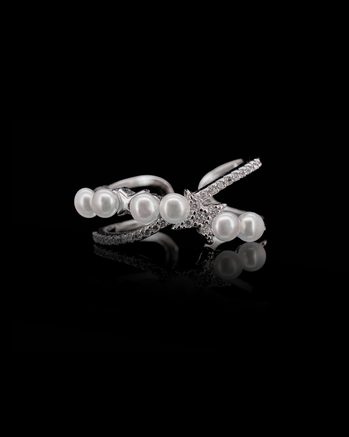 
                  
                    LVR103 STELLA PEARL BYPASS RING
                  
                